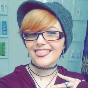 Meet Me ⇝ Posher Seller Sunny